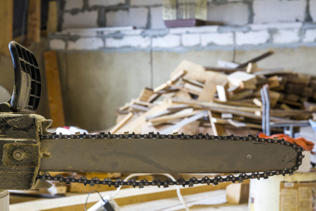 3 Ways to Determine When to Replace the Chainsaw Bar
